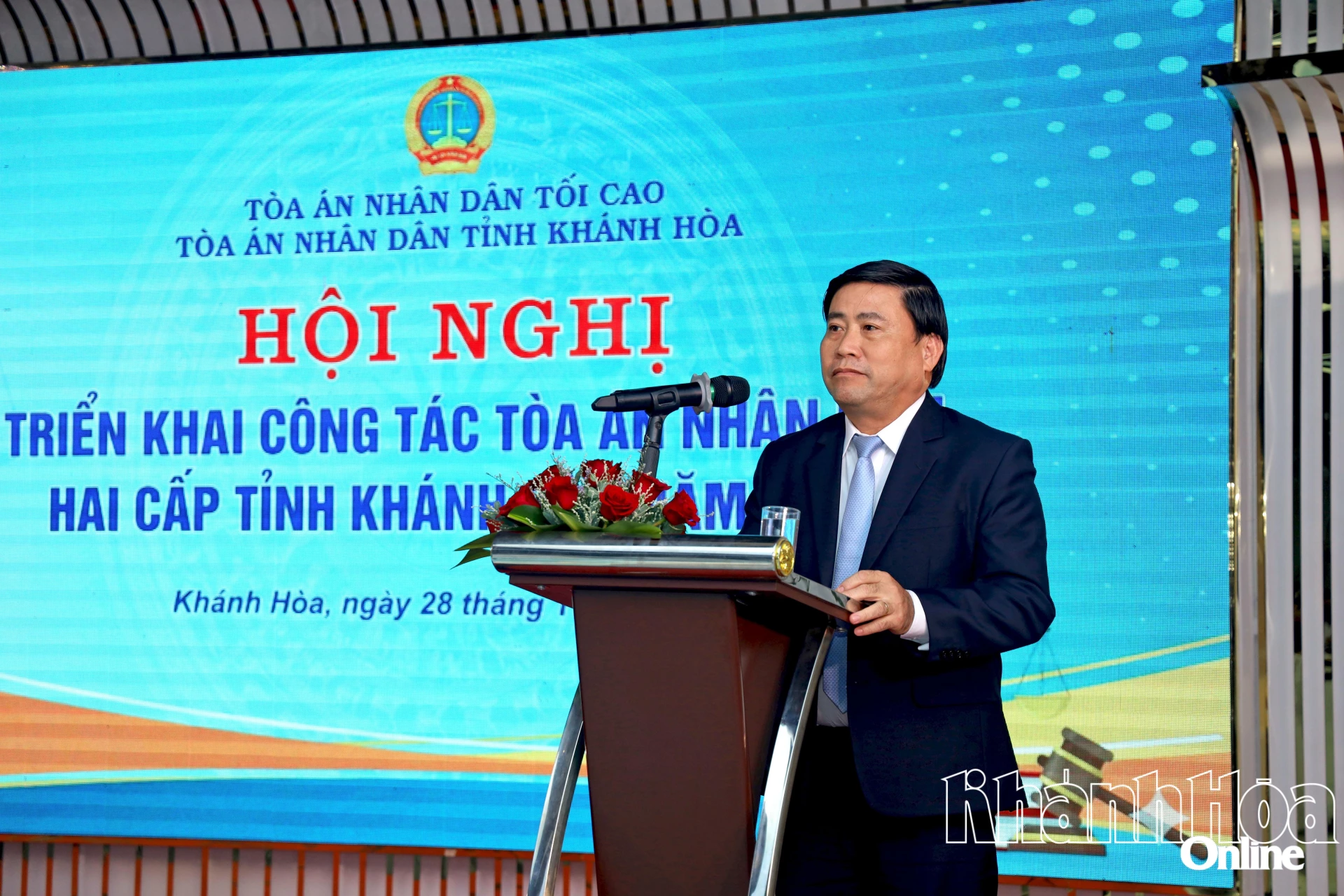 Phó Bí thư Tỉnh ủy, Chủ tịch HĐND tỉnh Lâm Đông phát biểu tại hội nghị. 