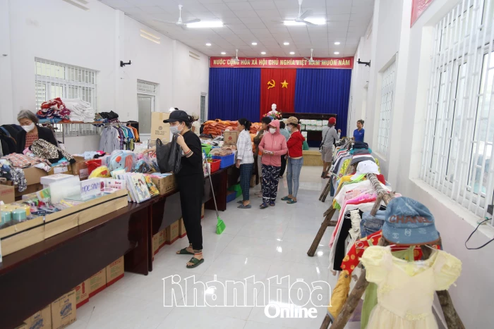 Phường Nam Nha Trang tổ chức gian hàng 0 đồng hỗ trợ người dân