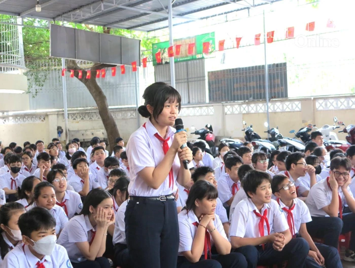 Trường THCS Võ Văn Ký tổ chức ngoại khóa tìm hiểu về an toàn trực tuyến