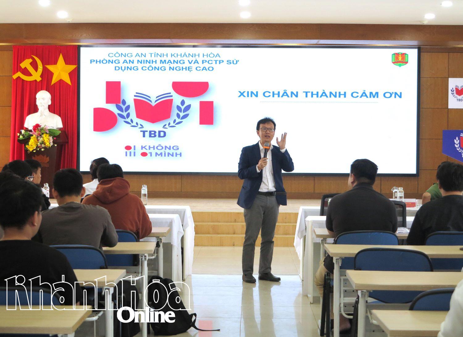 Ông Lê Anh Vân - Phó Hiệu trưởng Trường Đại học Thái Bình Dương chia sẻ tại hội nghị.