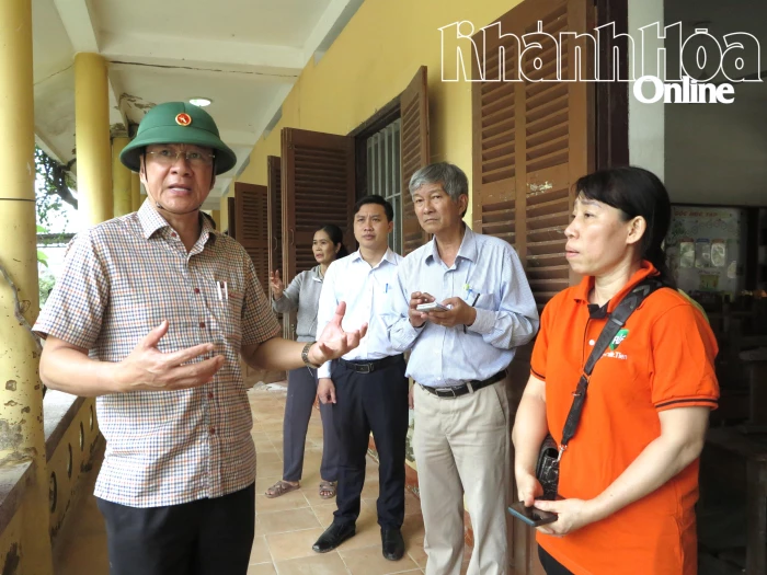 Phó Chủ tịch Thường trực UBND tỉnh Nguyễn Long Biên kiểm tra công tác khắc phục hậu quả mưa lũ tại trường học