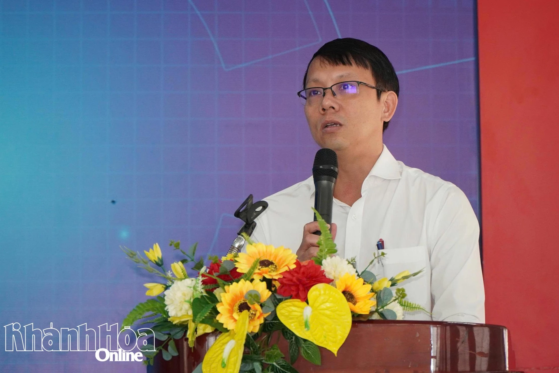 Đồng chí Nguyễn Thanh Hà - Phó Chủ tịch UBND tỉnh Khánh Hòa phát biểu tại Hội nghị.