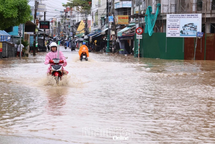 Xã Diên Khánh: Nhiều khu vực bị ngập nặng