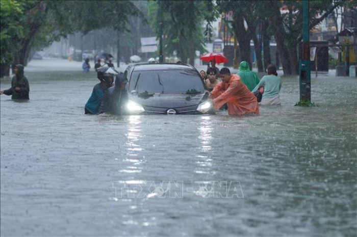 Lũ lụt tại Đông Nam Á: Chạy đua với thời gian để cứu hộ