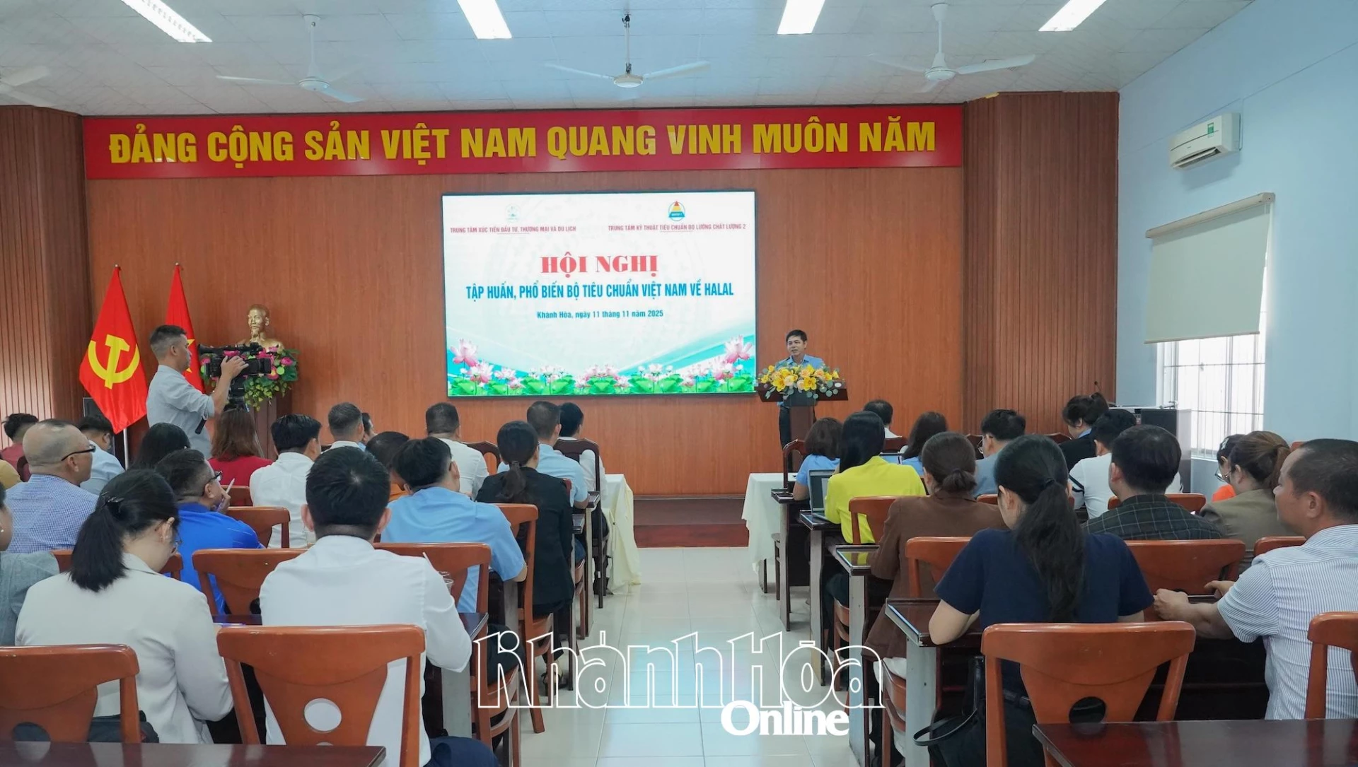 Quang cảnh buổi tập huấn.