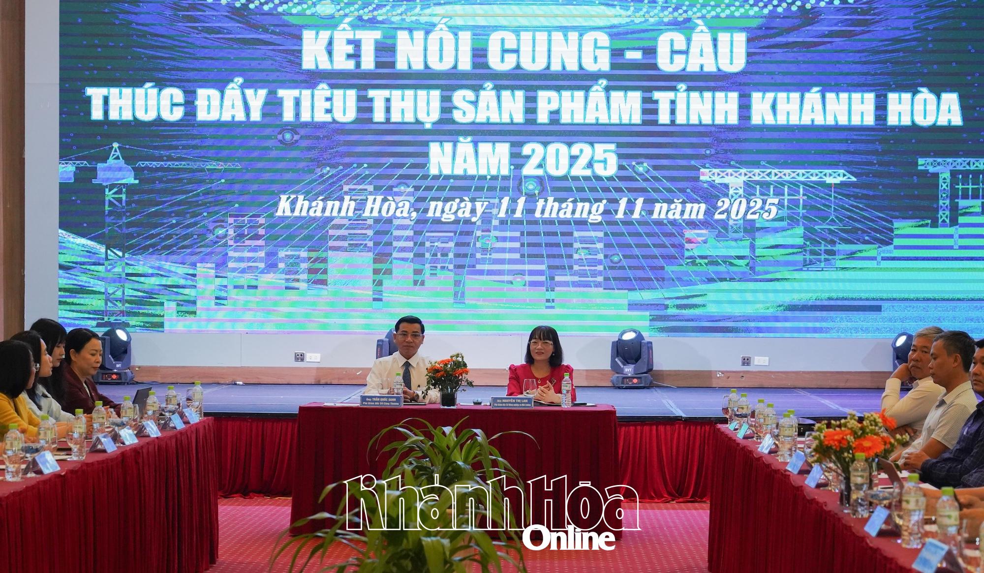 Lãnh đạo Sở Công Thương và Sở Nông nghiệp và Môi trường chủ trì hội nghị.