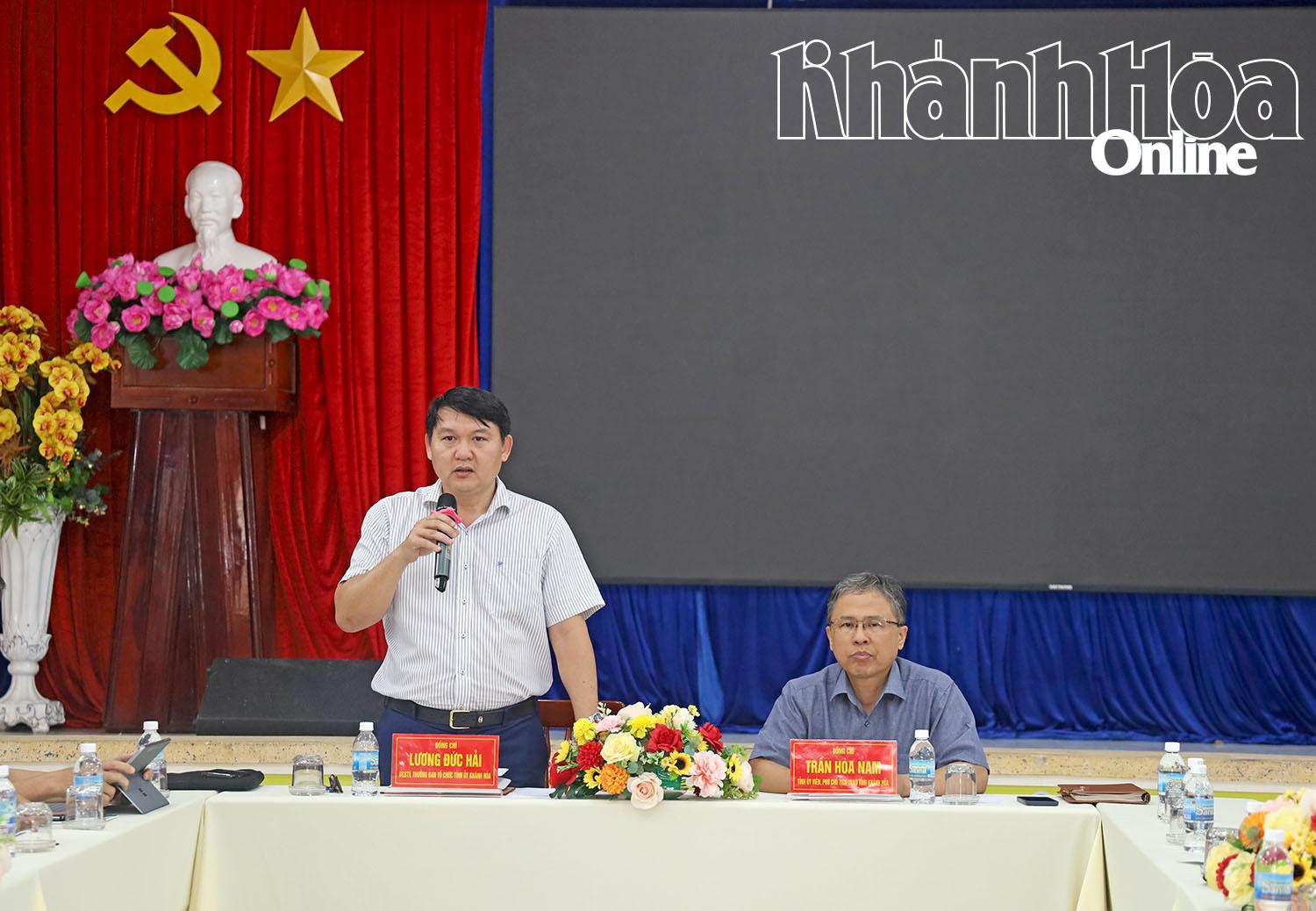 Đồng chí Lương Đức Hải kết luận buổi làm việc tại phường Ba Ngòi. 