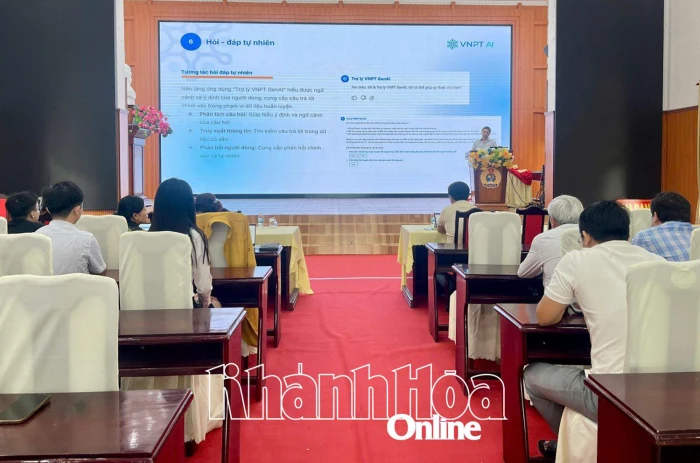 Phường Cam Ranh tổ chức tập huấn ứng dụng “Nền tảng tri thức thông minh - VNPT iKNOW”