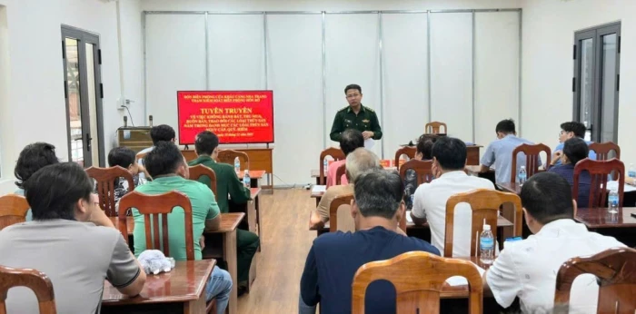 Đồn Biên phòng Cửa khẩu cảng Nha Trang tuyên truyền về bảo vệ nguồn lợi thủy sản quý hiếm