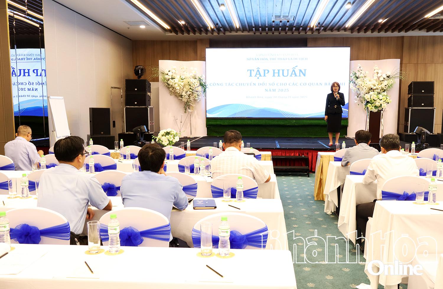 Quang cảnh lớp tập huấn.