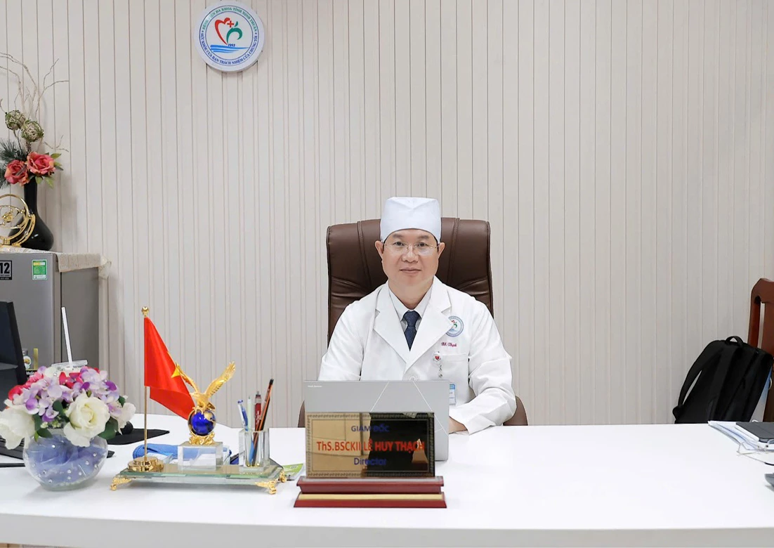 Thạc sĩ, bác sĩ chuyên khoa II Lê Huy Thạch - Bí thư Đảng ủy, Giám đốc Bệnh viện Đa khoa Ninh Thuận.