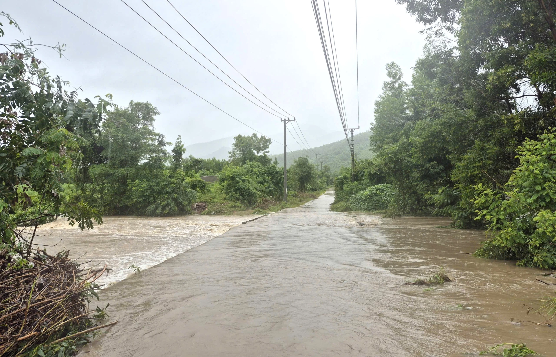 Tràn Sông Búng, xã Tây Ninh Hòa