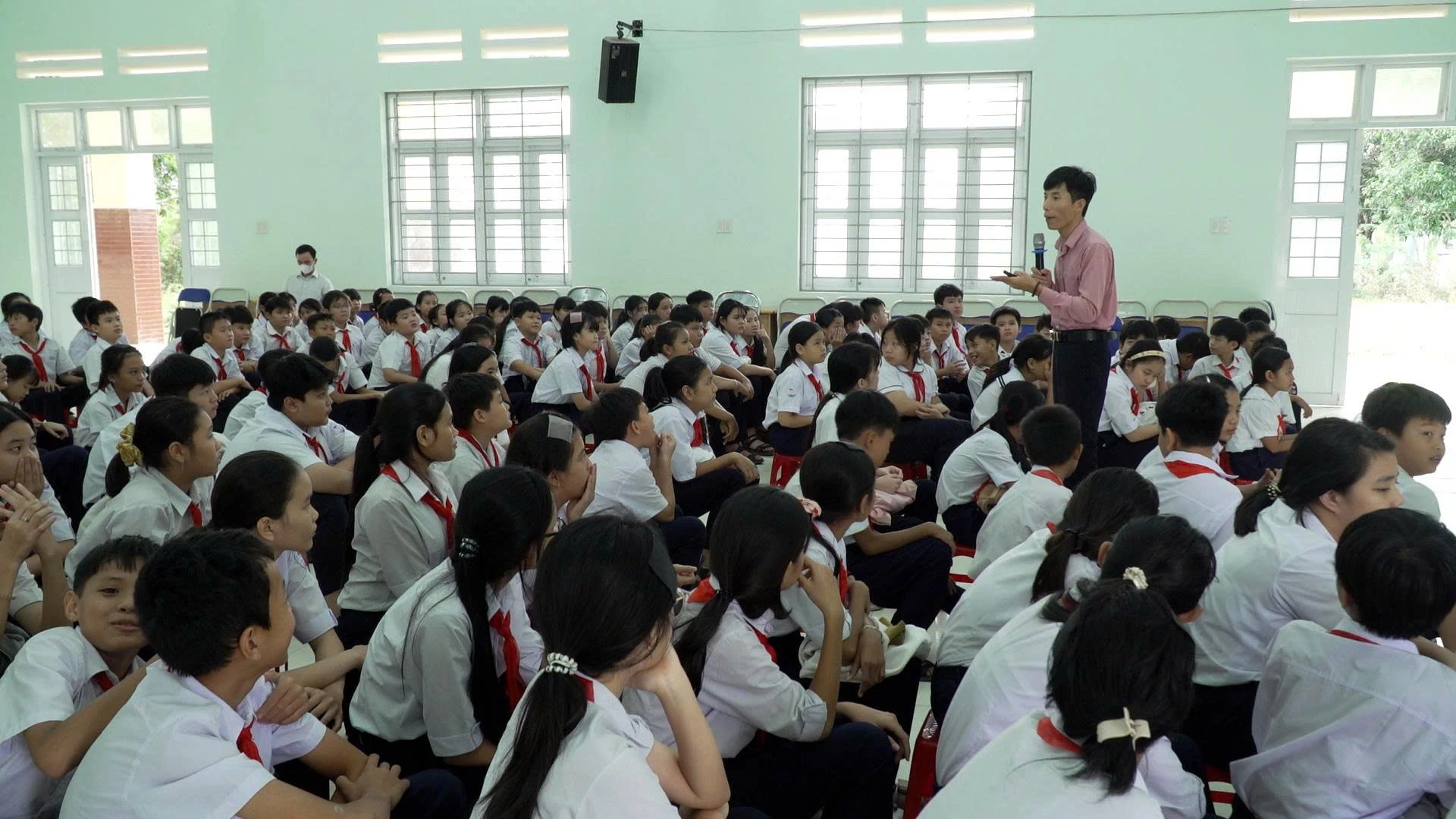 Quang cảnh buổi tuyên truyền.