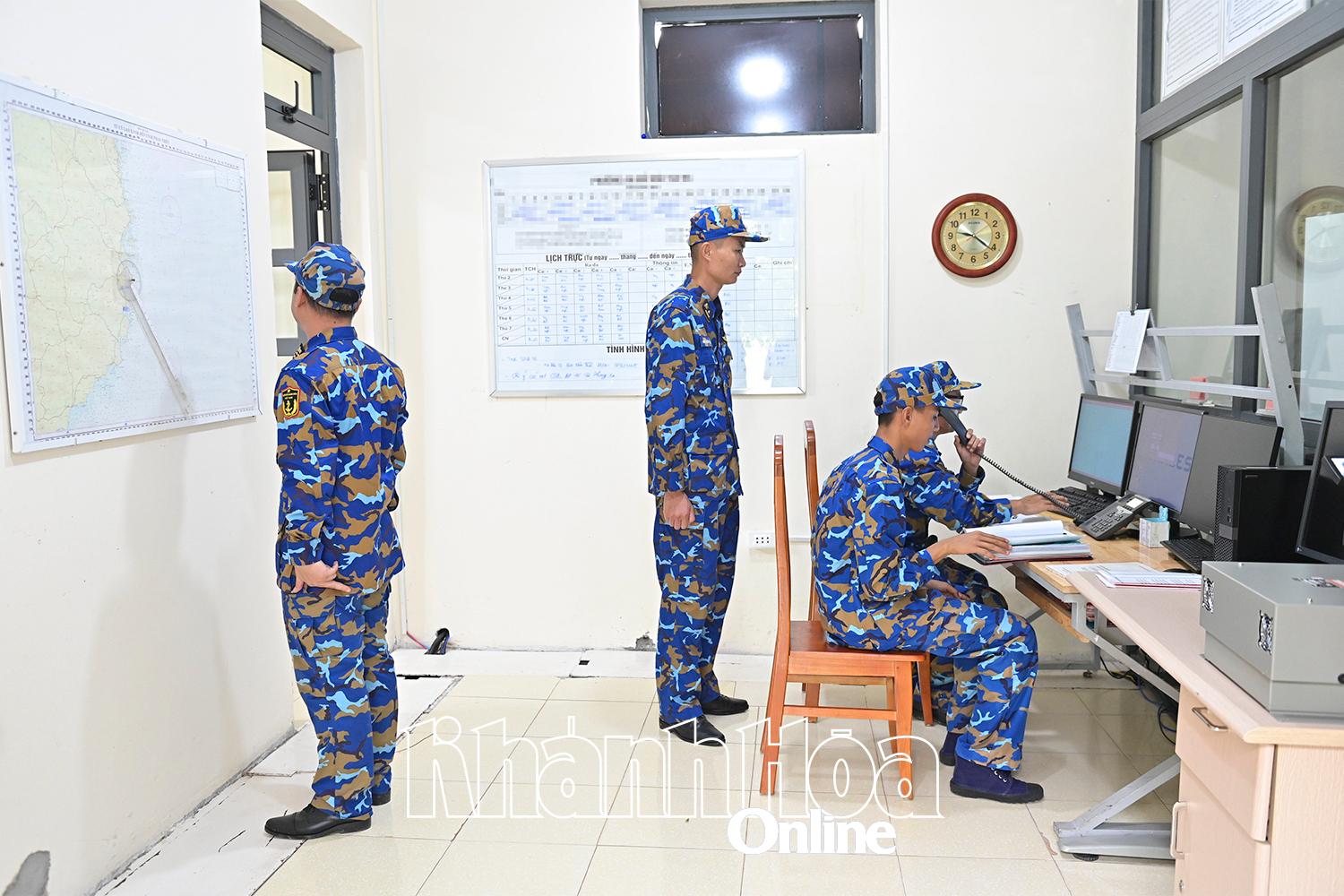 Công tác trực ra-đa quan sát tại Trạm Ra-đa 565.
