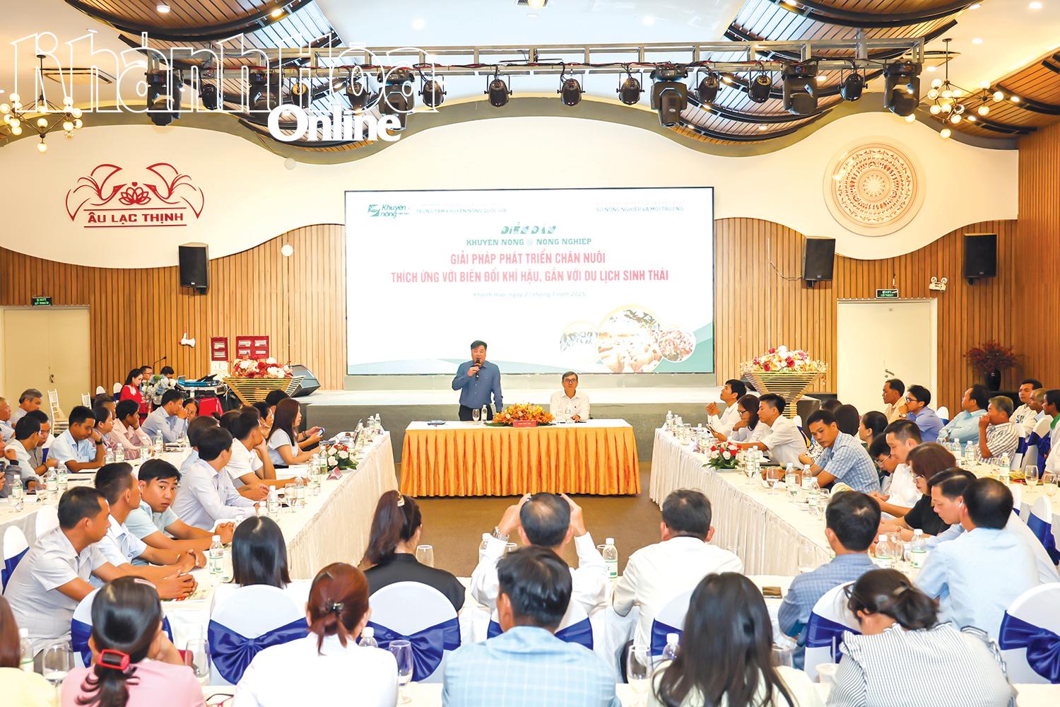 Nông dân Khánh Hòa tham dự Diễn đàn nông nghiệp kết hợp du lịch.