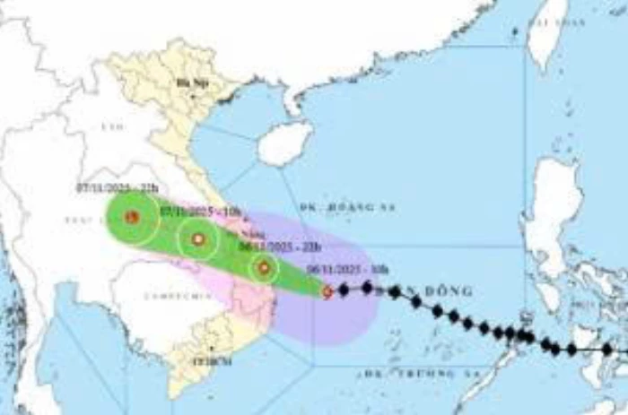 Bão giật cấp 17, cách đất liền 250km