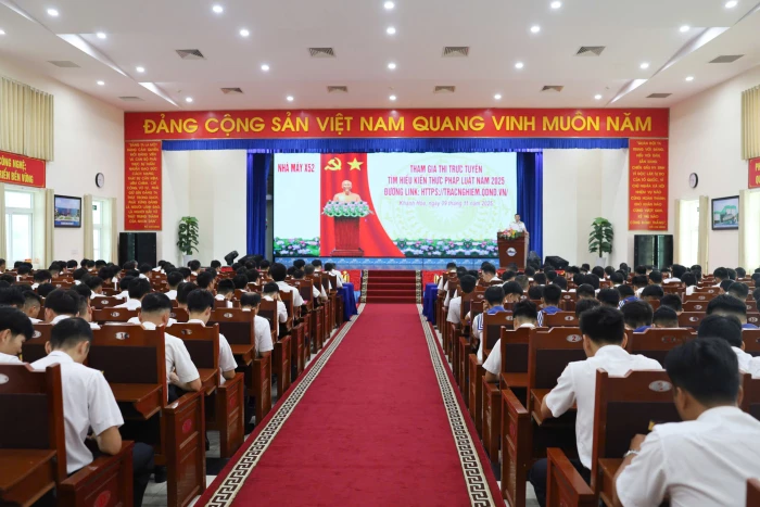 Nhà máy X52 hưởng ứng Ngày Pháp luật Việt Nam 2025