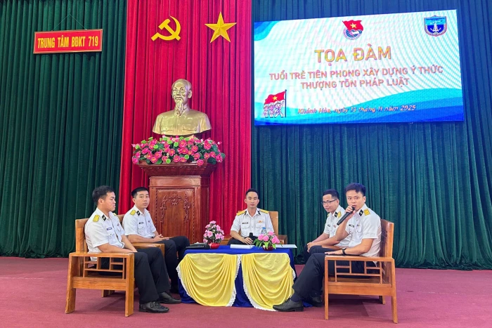 Đoàn cơ sở Trung tâm Bảo đảm kỹ thuật 719 tọa đàm nâng cao ý thức thượng tôn pháp luật