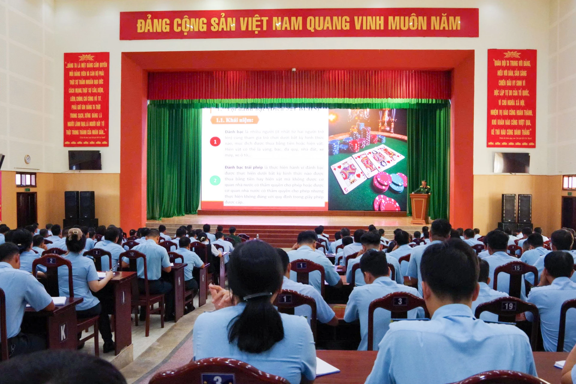 Quang cảnh hội nghị.