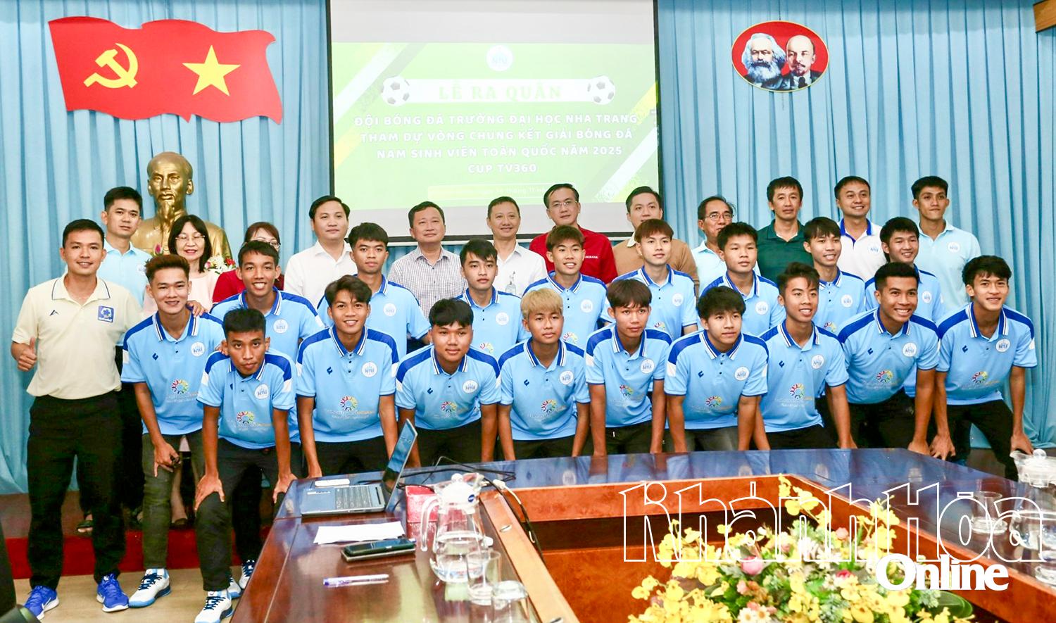 Lễ xuất quân đội bóng Trường Đại học Nha Trang tham dự vòng chung kết giải bóng đá sinh viên toàn quốc - Cúp TV360.