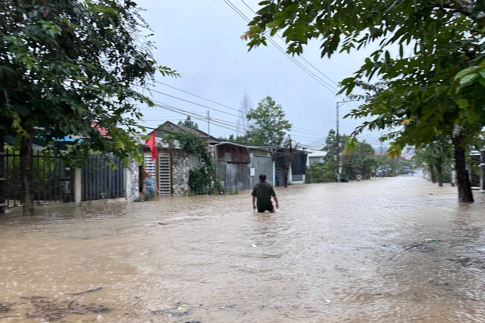 Tại trung tâm xã Khánh Vĩnh có nhiều điểm ngập sâu, ngập cục bộ.