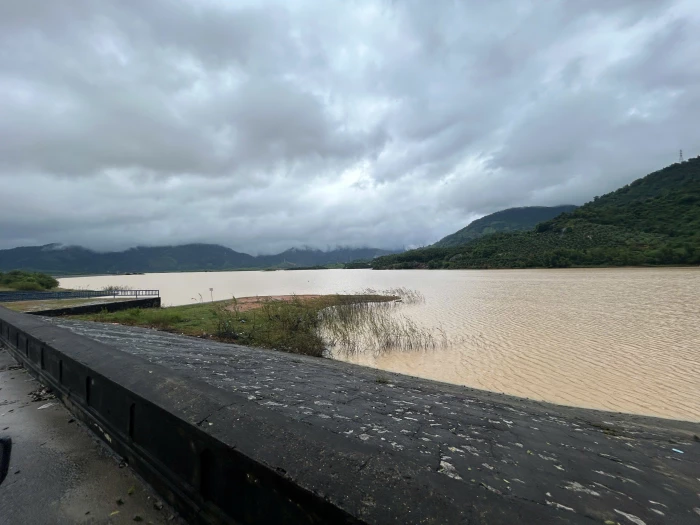 Nước trên sông Cái Nha Trang dưới báo động 1