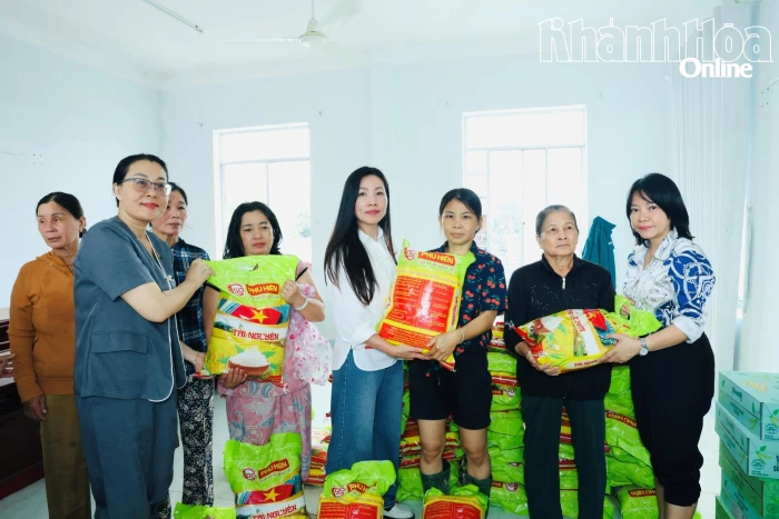 Sao Vàng Holdings phối hợp với Báo và Phát thanh, Truyền hình Khánh Hòa trao 600 suất quà cho người dân phường Bắc Nha Trang và phường Tây Nha Trang