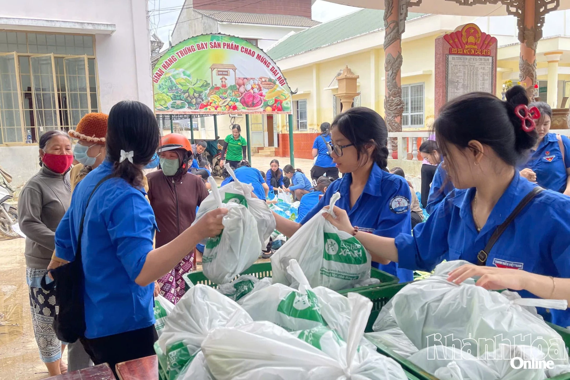 Gian hàng rau 0 đồng do đoàn viên, thanh niên
thực hiện
tại phường
Tây Nha Trang.