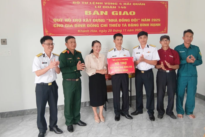 Lữ đoàn 146 bàn giao “Nhà đồng đội” cho quân nhân có hoàn cảnh khó khăn