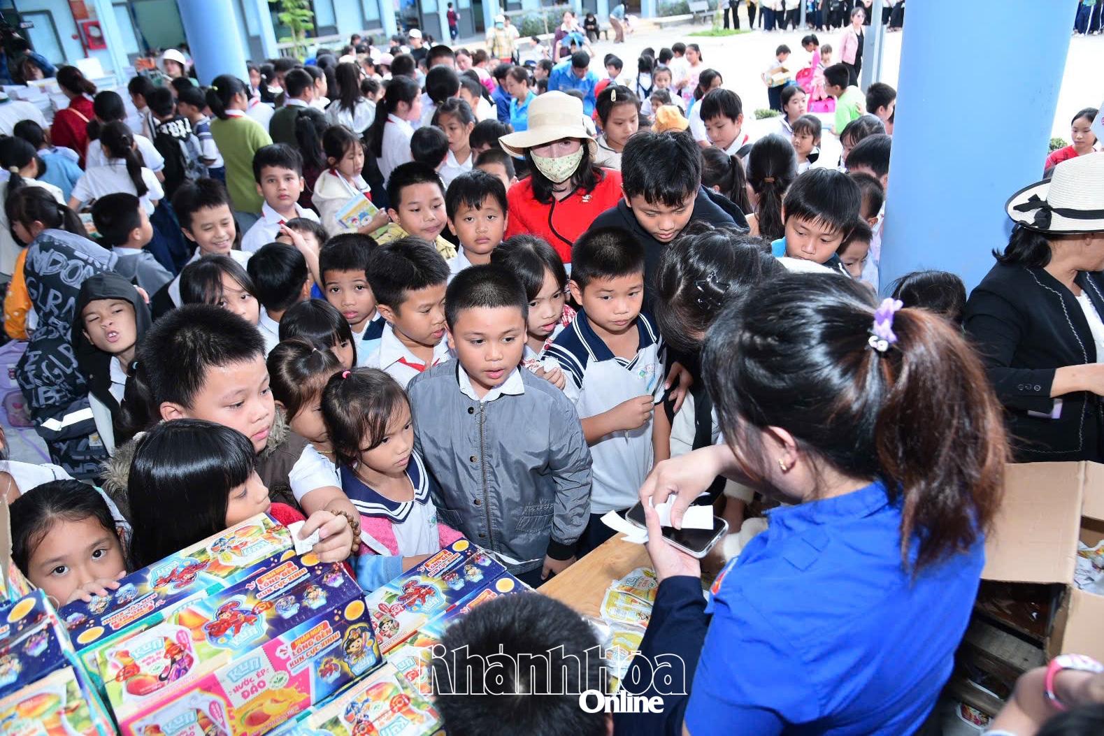 Chương trình thu hút đông đảo đội viên, học sinh.