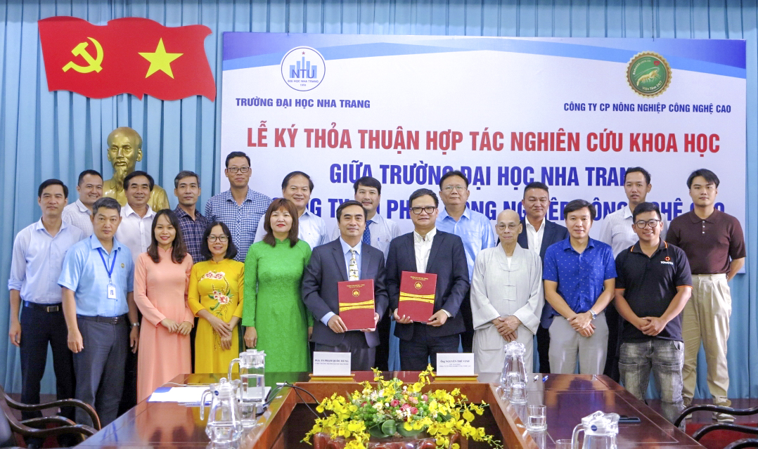 Trường Đại học Nha Trang và Công ty Cổ phần Nông nghiệp Công nghệ cao: Ký kết hợp tác về nghiên cứu khoa học