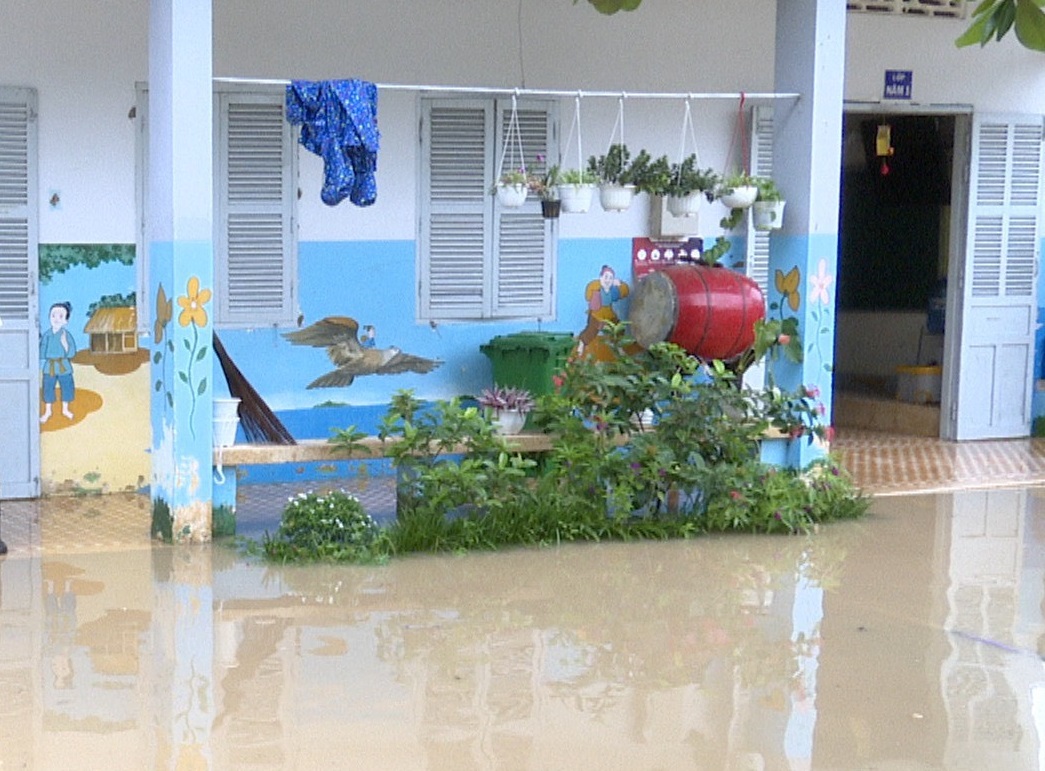 Trường học chủ động ứng phó với áp thấp nhiệt đới và mưa lũ