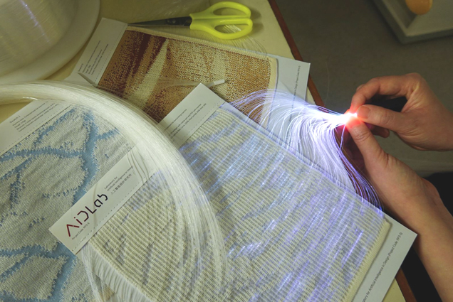 Vải thay đổi màu sắc ứng dụng trí tuệ nhân tạo