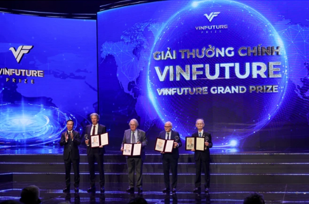 Giải Đặc biệt VinFuture 2023 dành cho Nhà khoa học nghiên cứu các lĩnh vực mới. (Ảnh: Minh Sơn/Vietnam+)