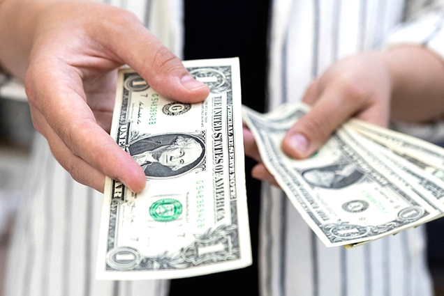 Tỷ giá USD hôm nay (7-12): Đồng USD ngoạn mục chinh phục lại mốc 104