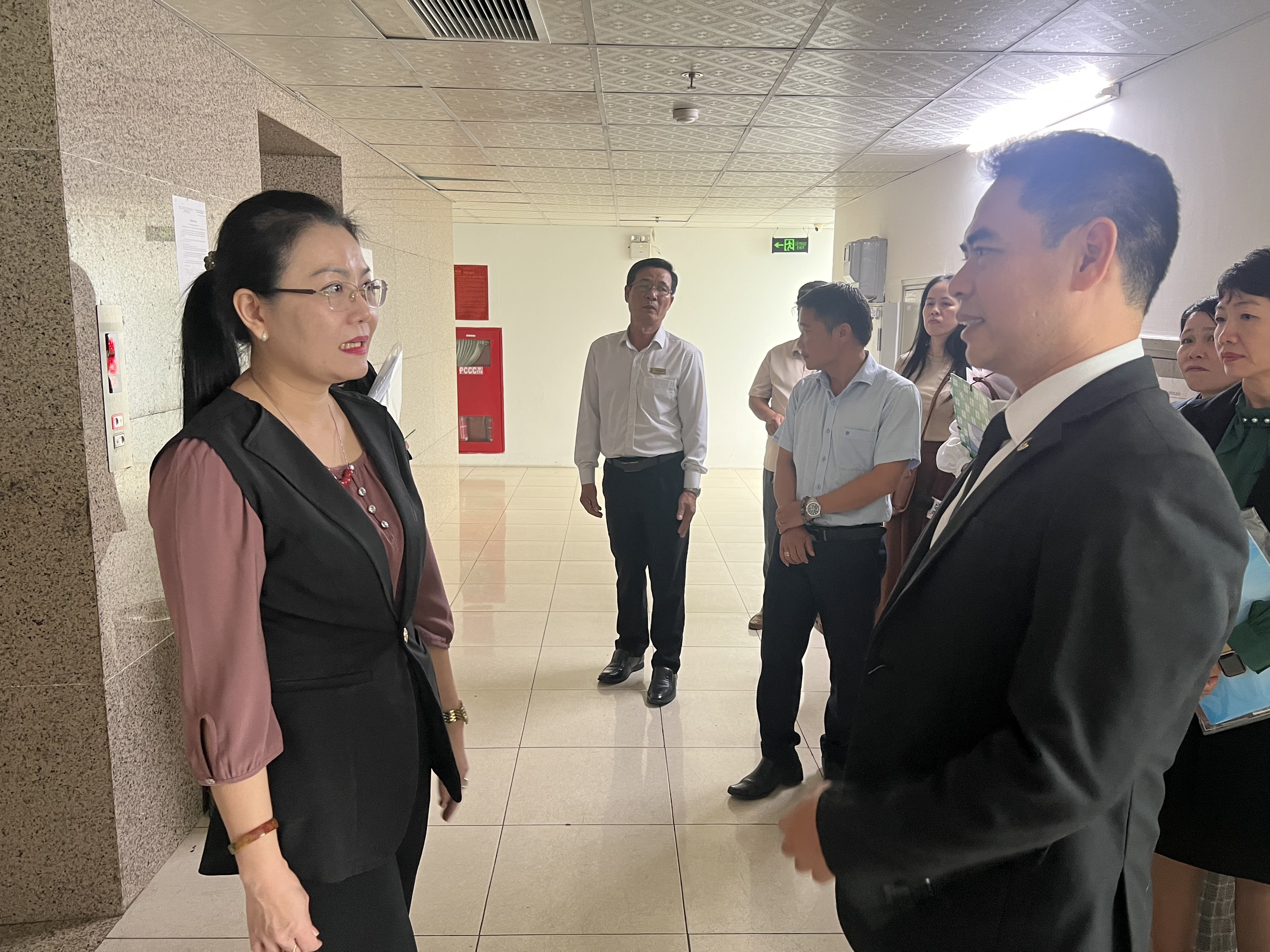 Đoàn giám sát của HĐND tỉnh Khánh Hòa:: Khảo sát thực tế tại chung cư nằm trong dự án Khách sạn Mường Thanh Grand Nha Trang