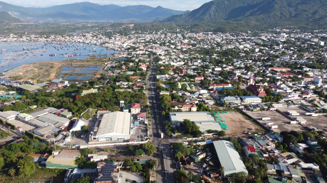 Cam Ranh from above