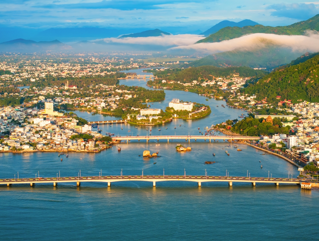 Cai River and bridges

