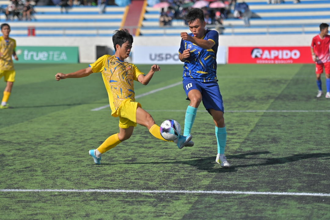 Nha Trang University (yellow jersey) playing Ho Chi Minh City University of Physical Education and Sports

