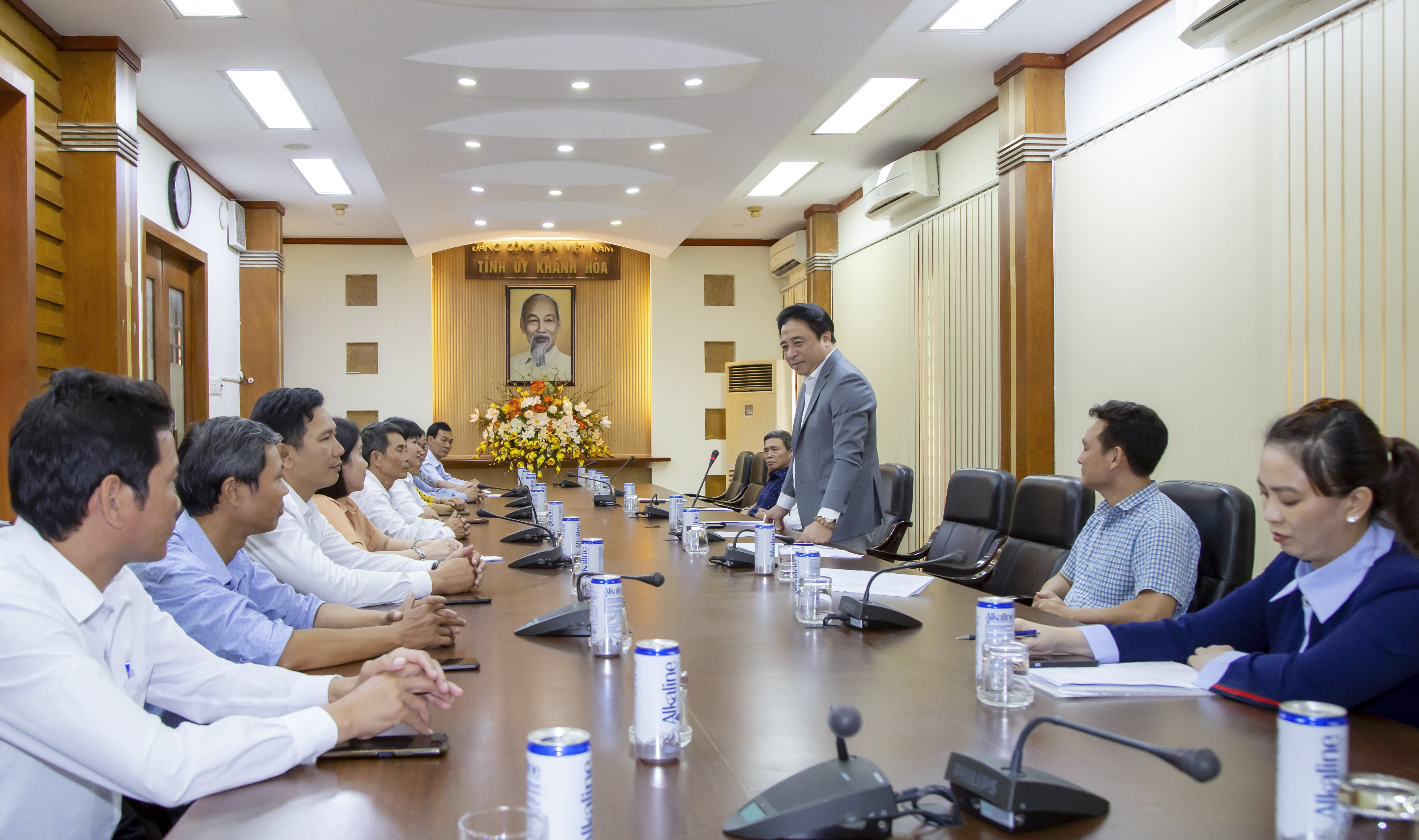 Ông Nguyễn Khắc Toàn gặp mặt đoàn đại biểu Hội Nông dân tỉnh tham dự Đại hội VIII Hội Nông dân Việt Nam