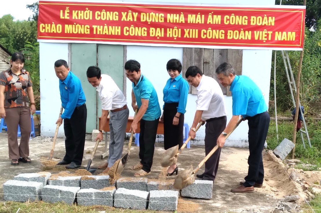 Liên đoàn Lao động tỉnh khởi công xây nhà cho đoàn viên tại Khánh Vĩnh