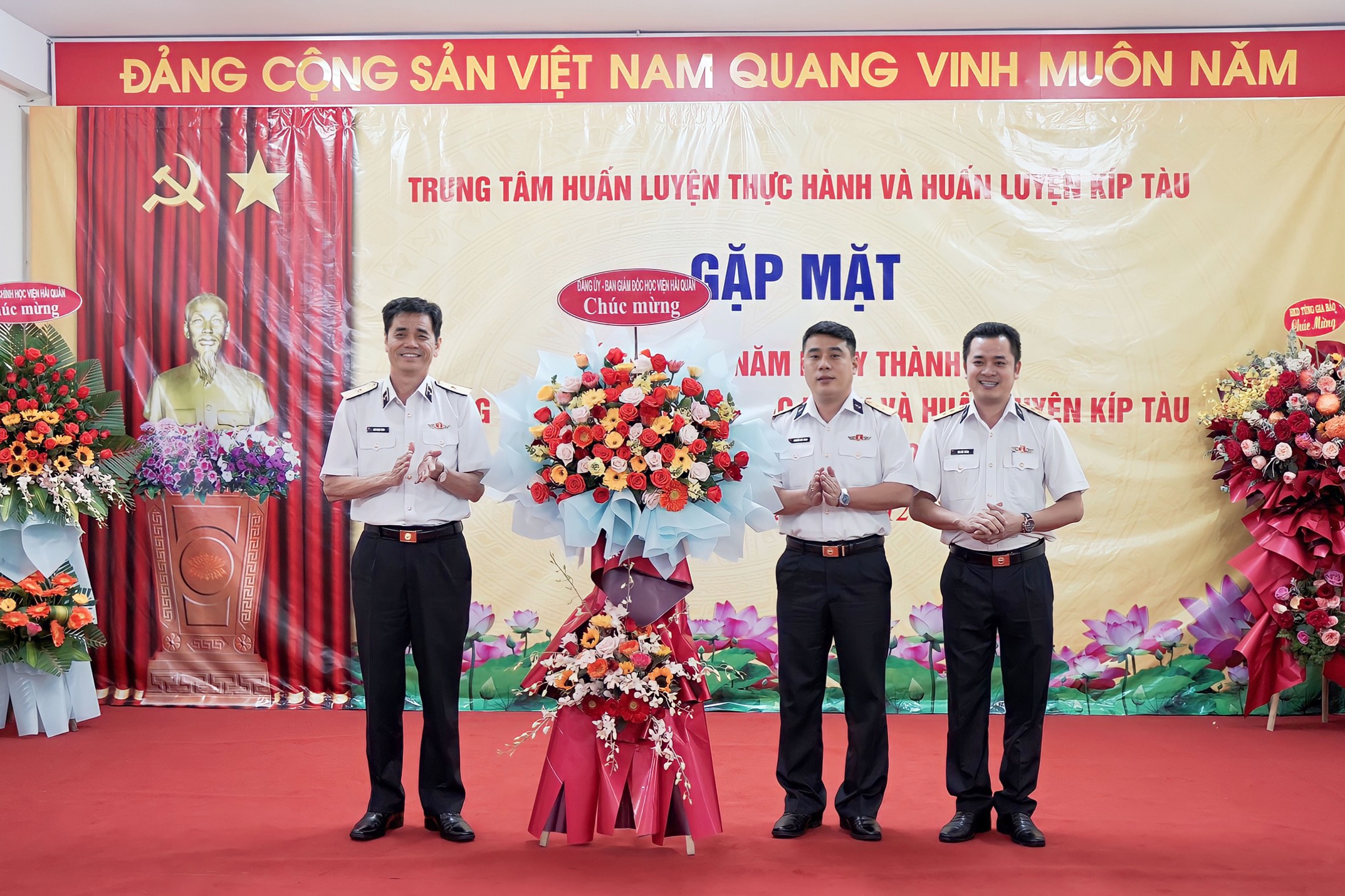 Trung tâm Huấn luyện thực hành và Huấn luyện kíp tàu Học viện Hải quân kỷ niệm 30 năm Ngày thành lập