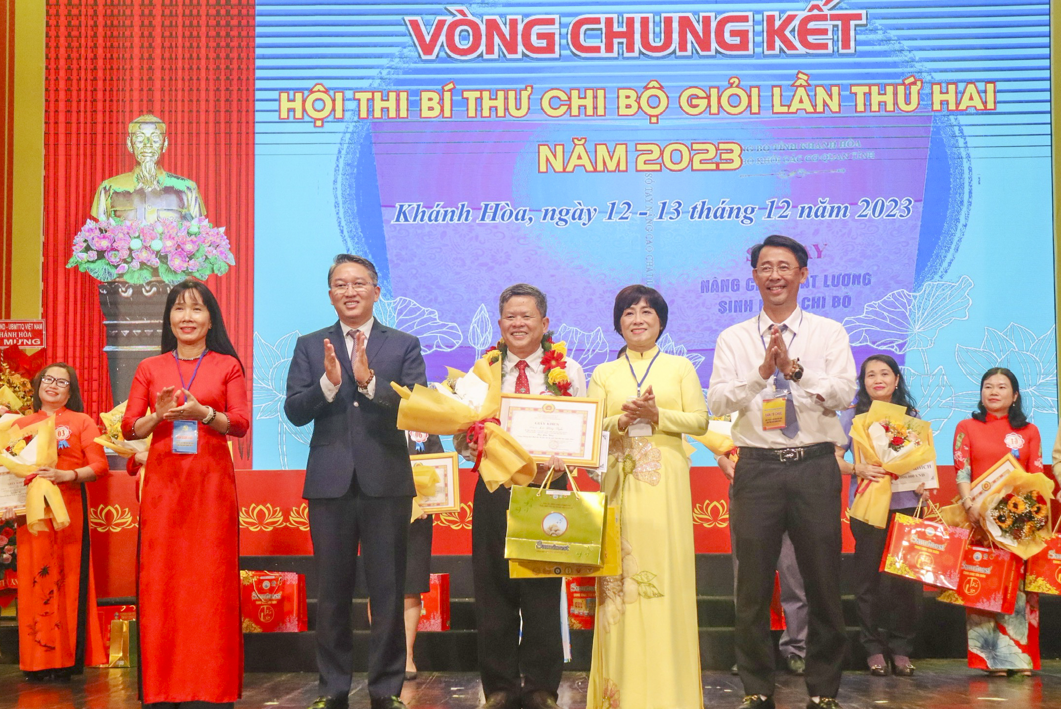 Ngày hội của những người làm công tác xây dựng Đảng