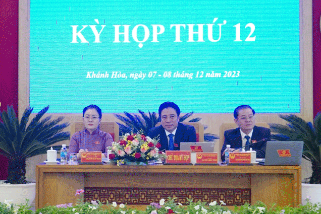 Podcast: Bản tin ngày 8-12