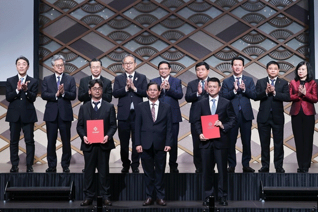 Podcast: Bản tin ngày 18-12