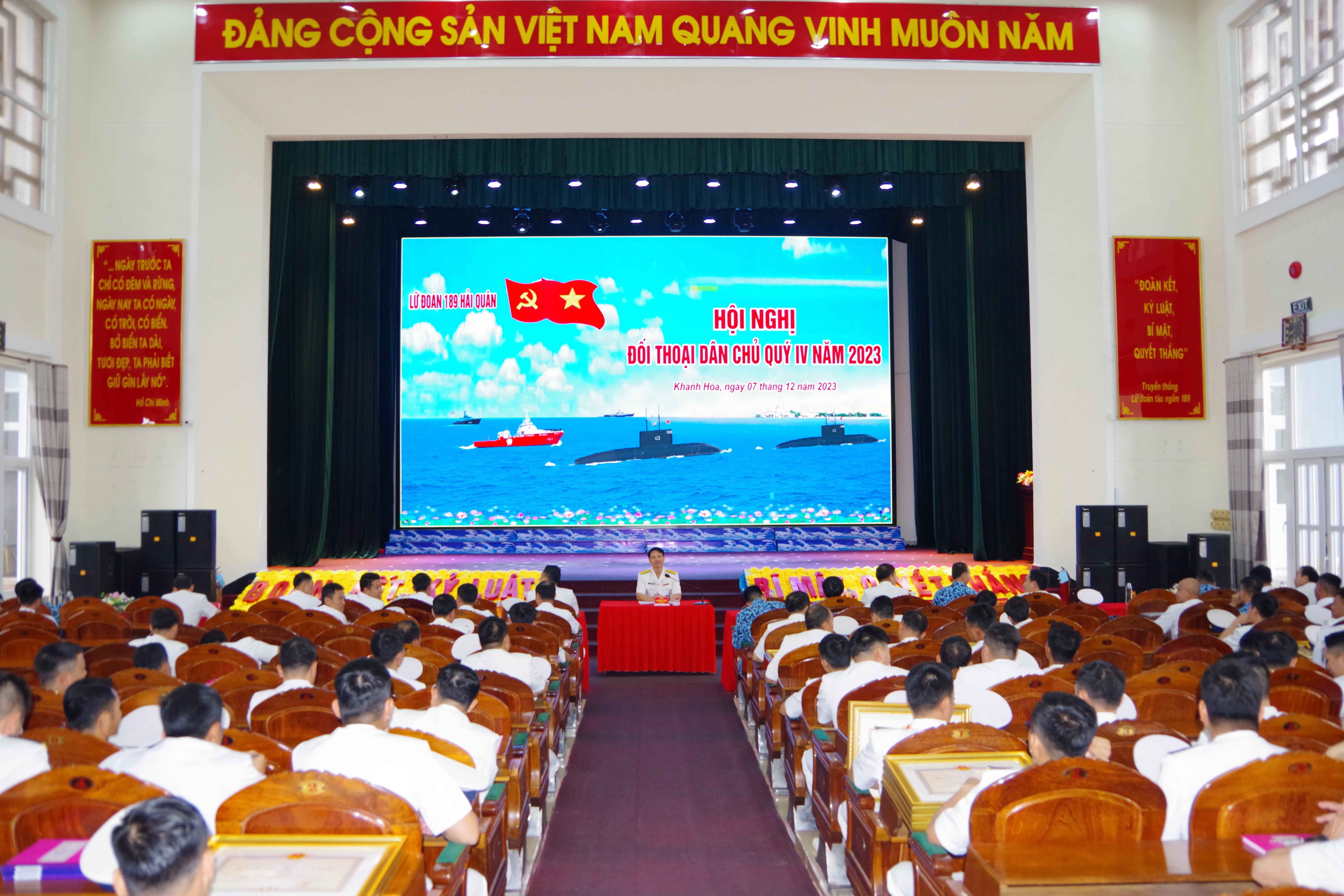 Quang cảnh Hội nghị đối thoại dân chủ.