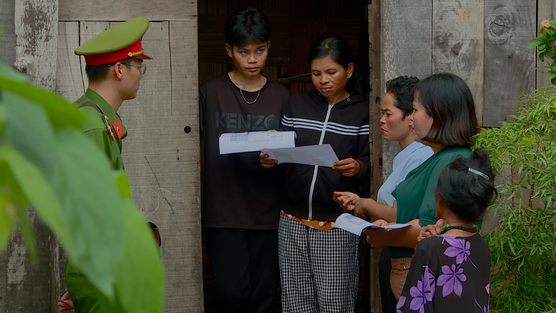 Hội phụ nữ xã Khánh Trung thường xuyên gặp gỡ trao đổi nâng cao kiến thức về pháp luật cho chị em hội viên