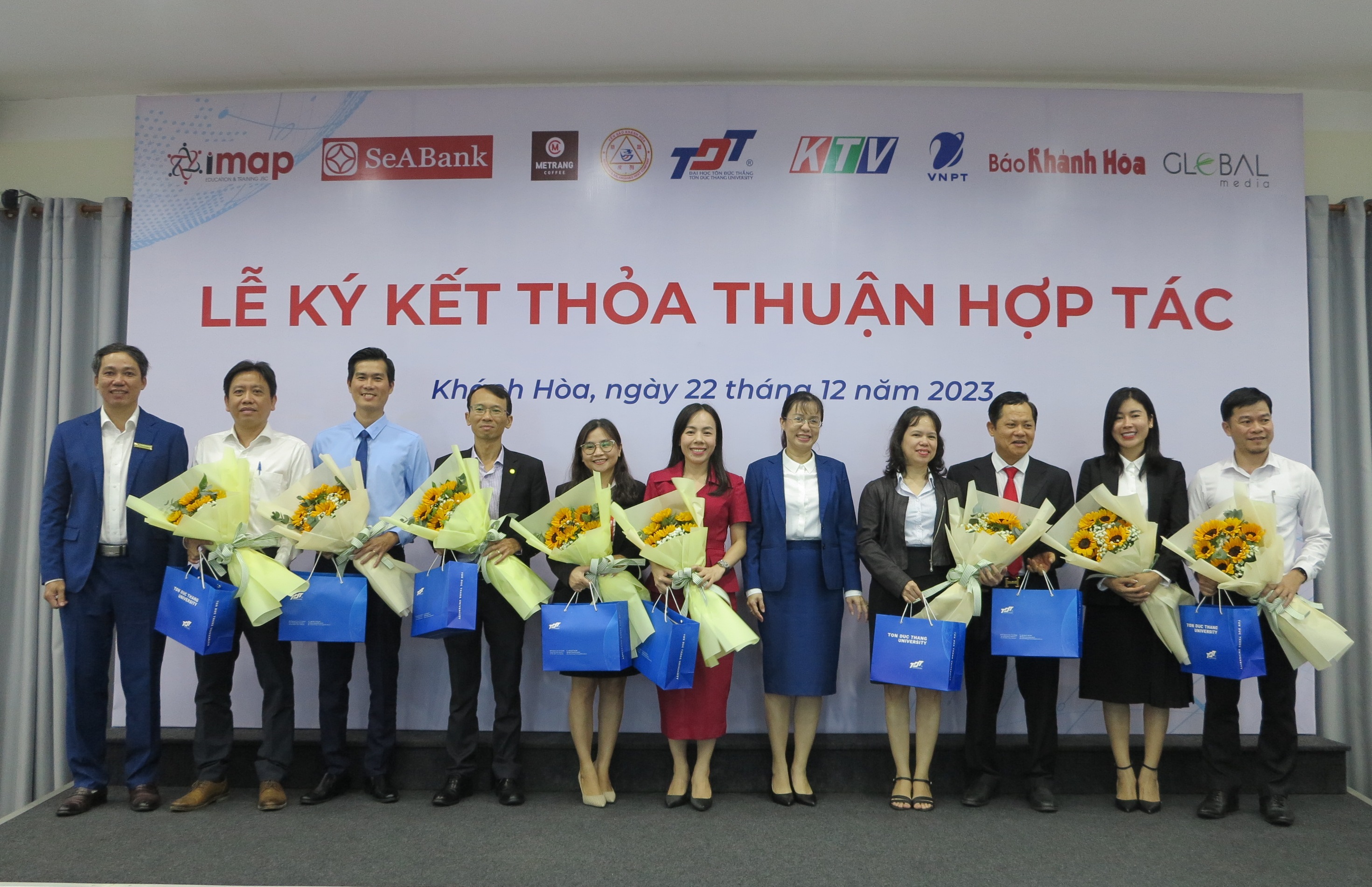 Trường Đại học Tôn Đức Thắng - Phân hiệu Khánh Hòa ký kết hợp tác với 8 đơn vị, doanh nghiệp