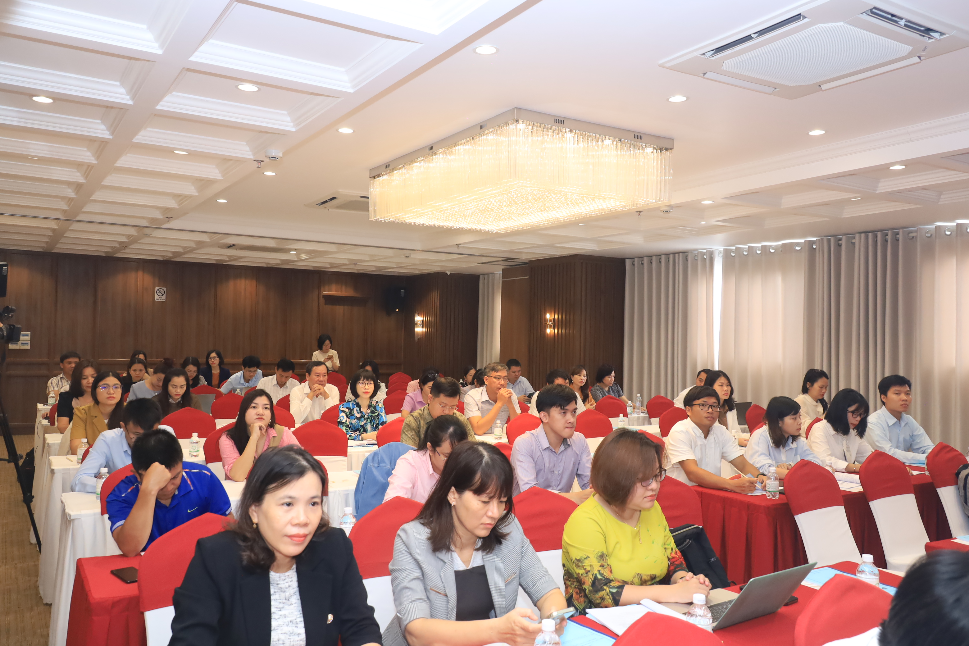 Các học viên tham gia khóa bồi dưỡng.  