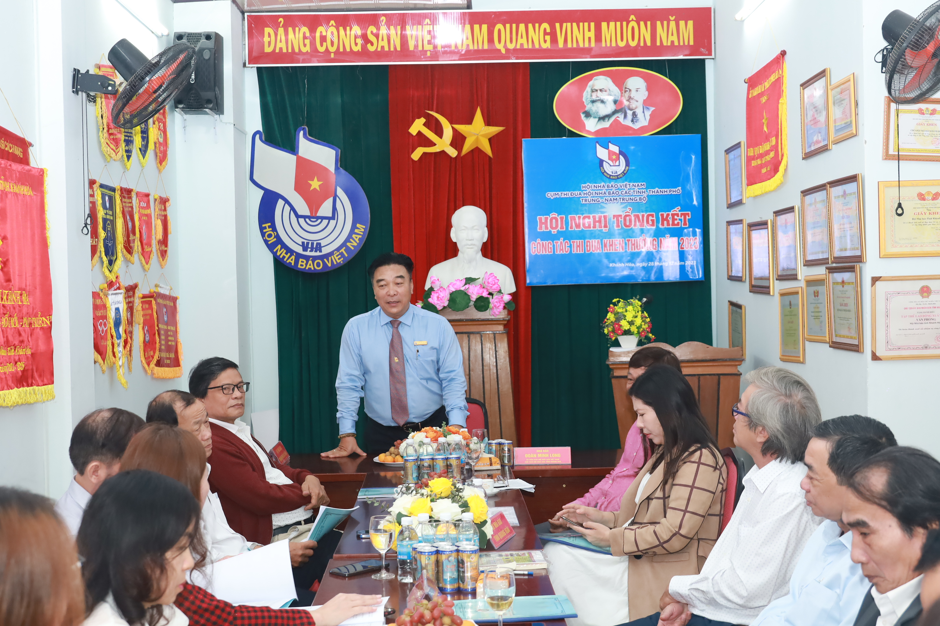 Các đại biểu tham dự hội nghị tổng kết.